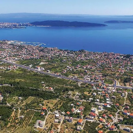 Awesome In Kastel Gomilica With Kitchen Appartement